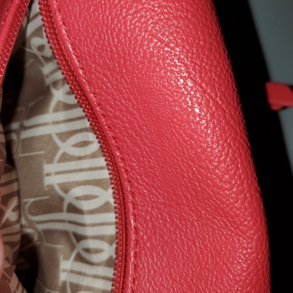 Jennifer Lopez clutch w/strap purse. Multiple compartments. EUC - Picture 9 of 10